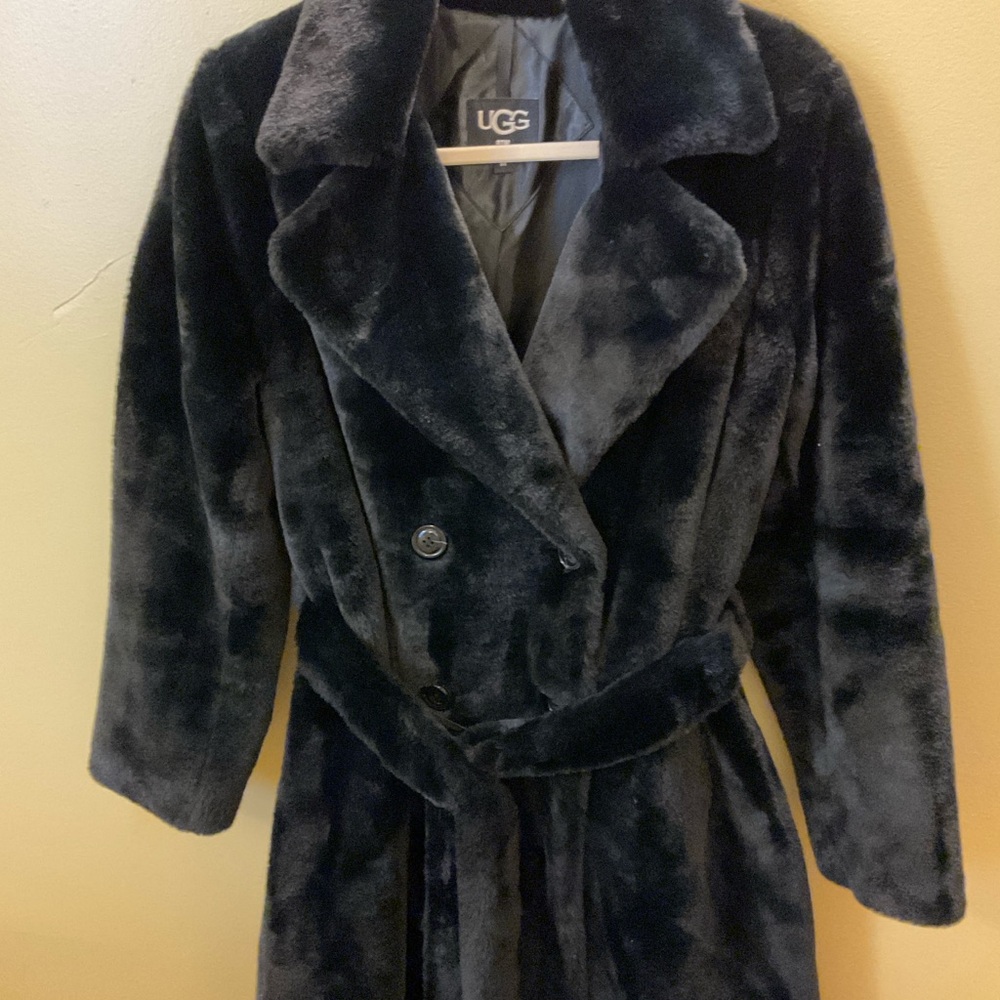 UGG Midnight Black Plush Robe - Picture 5 of 8